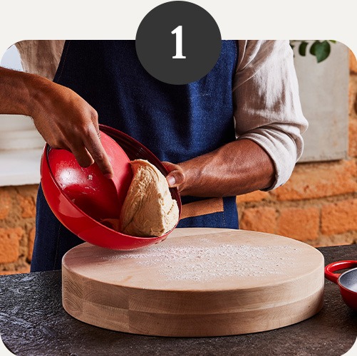Discover the Le Creuset Bread Oven, your key to baking perfect